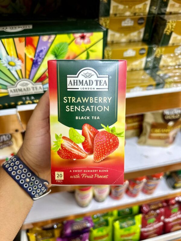 چای احمد Ahmad Tea با طعم  توت فرنگی Strawberry Sensation پک 20 تایی