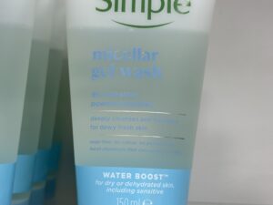 ژل شستشوی صورت سیمپل150 میل Simple Water Boost Micellar