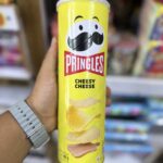 چیپس پرینگلز با طعم پنیر مدل Cheesy Cheese وزن 165 گرم