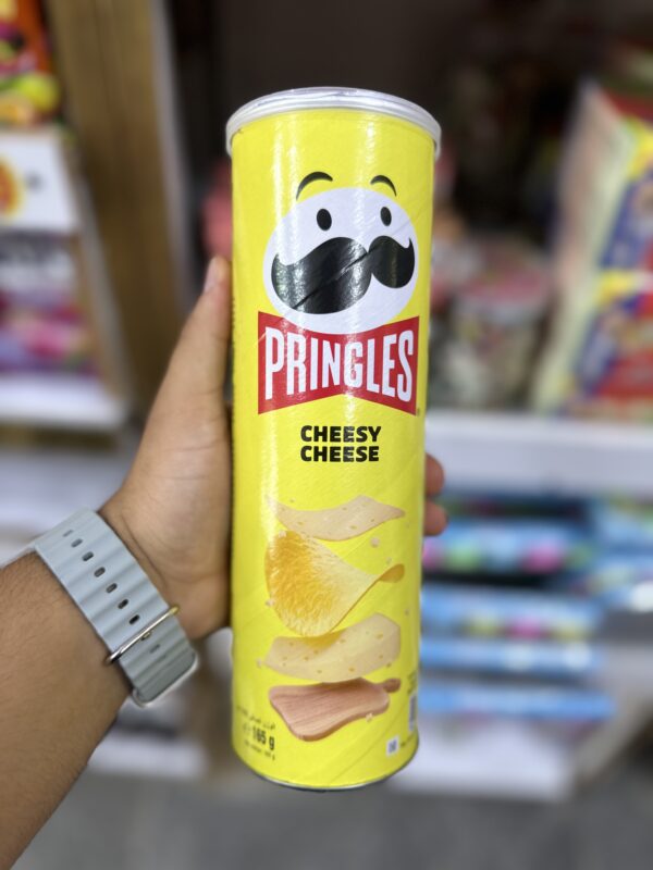 چیپس پرینگلز با طعم پنیر مدل Cheesy Cheese وزن 165 گرم