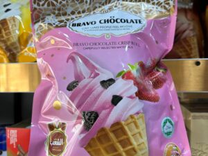 بیسکویت قیفی براوو چاکلت BRAVO CHOCOLATE مدل توت‌فرنگی Strawberry وزن 300 گرم