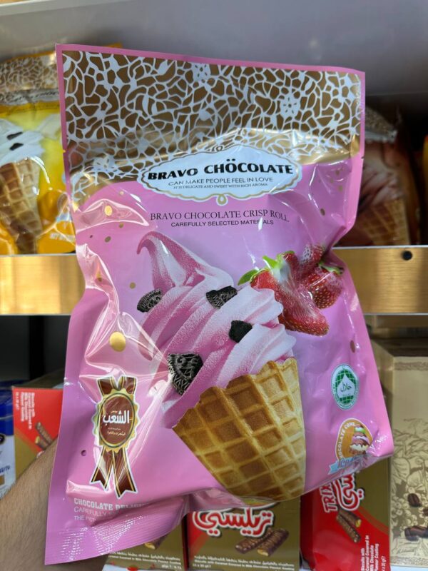 بیسکویت قیفی براوو چاکلت BRAVO CHOCOLATE مدل توت‌فرنگی Strawberry وزن 300 گرم